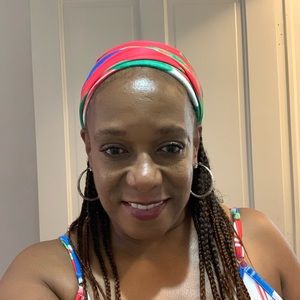 Meet your Posher, Adrienne